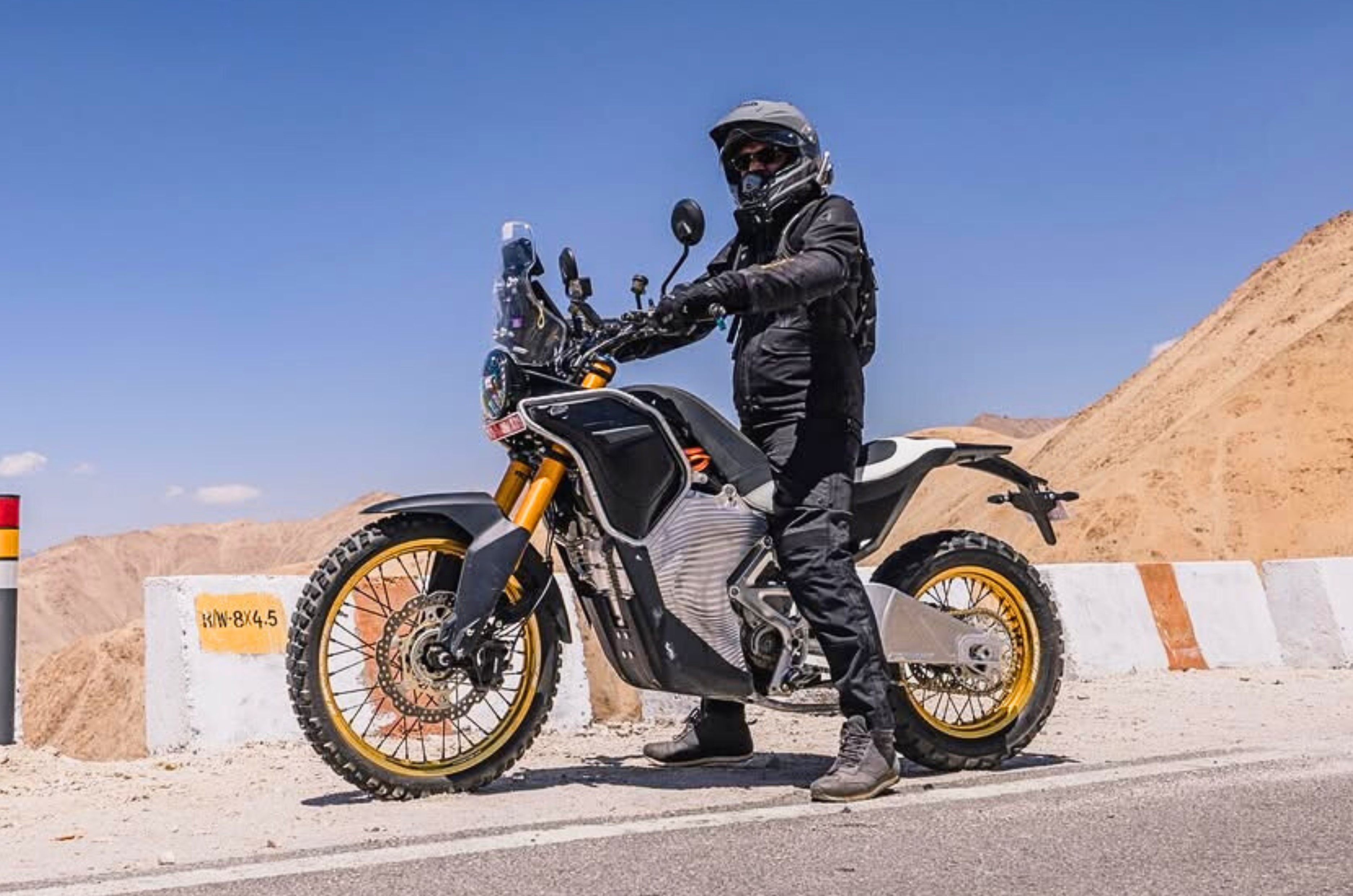 Royal Enfield Himalayan 750 and Electric Himalayan official images released - Image 2
